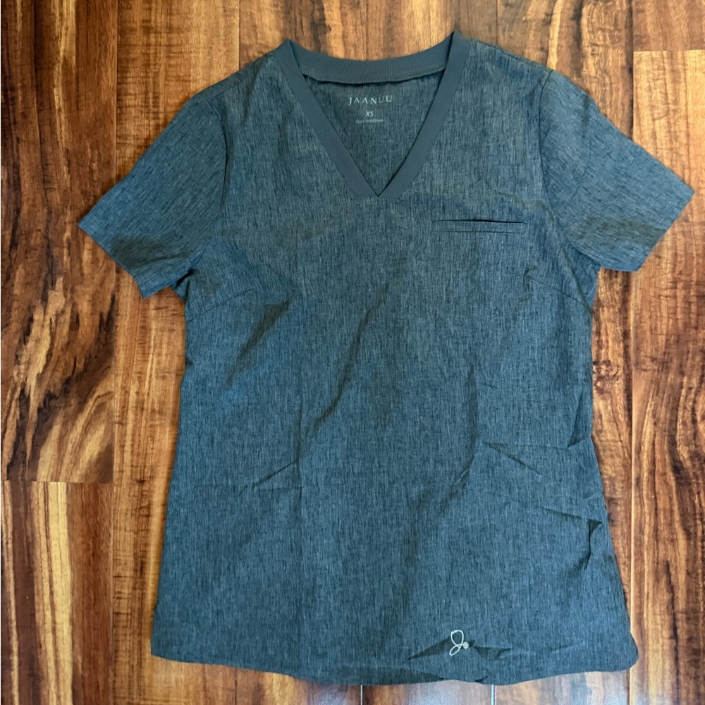 Jaanuu Scrub Set